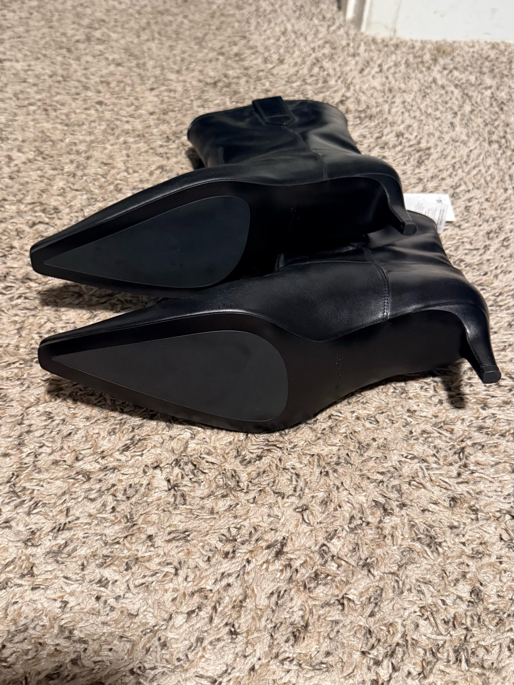 Massimo Dutti Black Pointed Kitten-Heel Ankle Boots — image 6 of 8